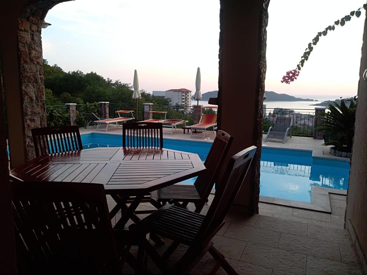 Apartments Villa Cucuk Budva Bagian luar foto